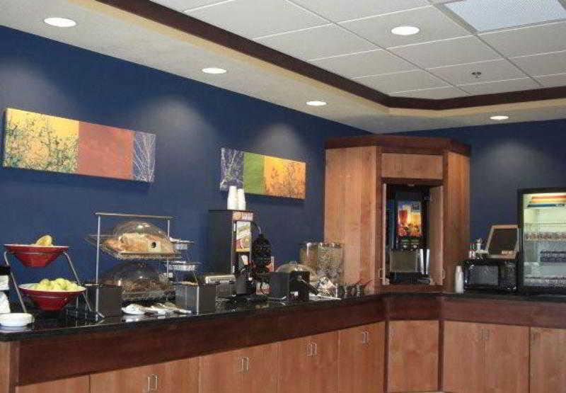 Fairfield Inn & Suites Santa Maria Restoran foto